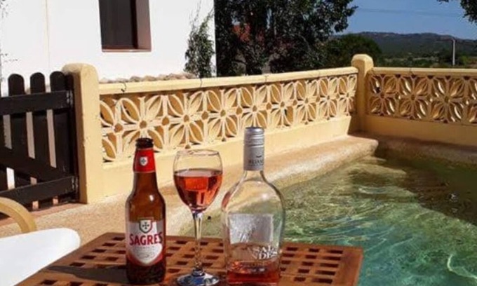 Silves Cabaña | Cosy country cottage with plunge pool & bbq set in the peaceful countryside.