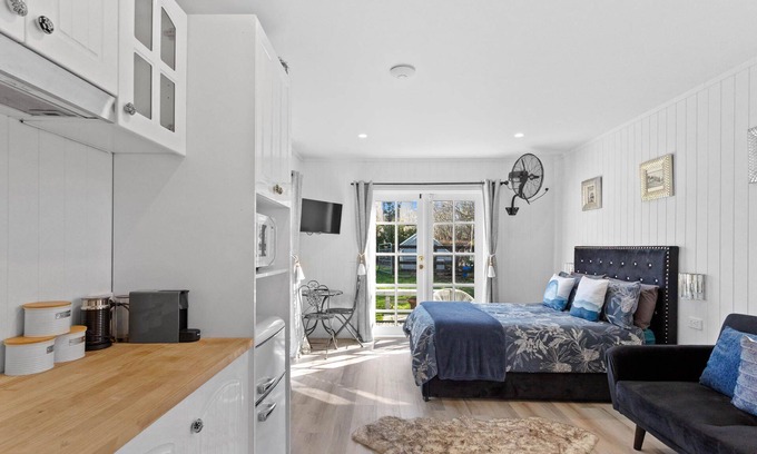 Tyabb Cabaña | Cosy FarmStay@Harmony Cottage on Melbournes' Famous Mornington Peninsula