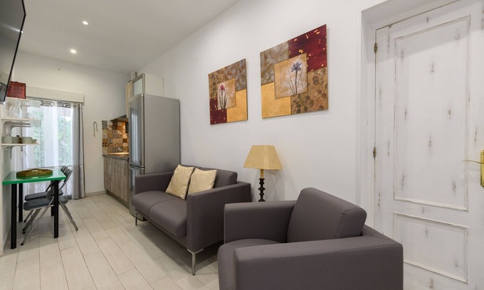 Colonia de la Prensa Apartamento | Cosy flat with terrace and spaces for remote working in Madrid
