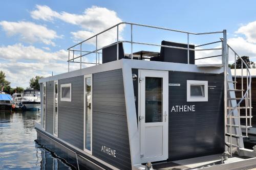 Heugum Cabina | Cosy floating boatlodge Athene
