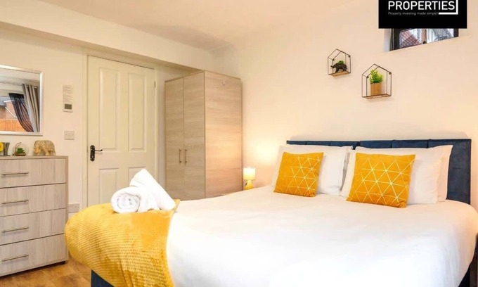 Luton Condominio | Chertsey Studio Cosy Studio Apartment with Garden
