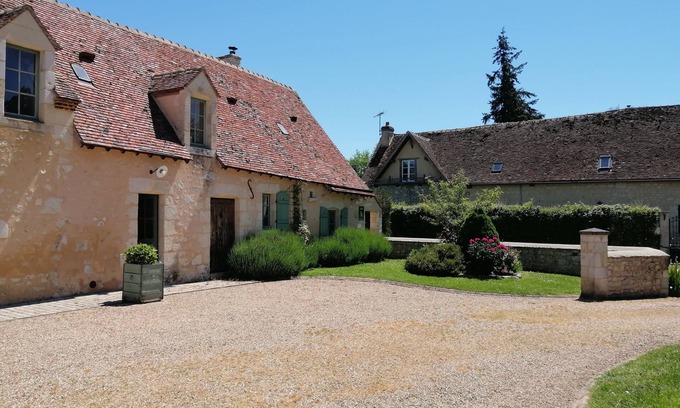 Saint-Germain-des-Grois Cama Y Desayuno | Cosy guest house - relaxation, games and conviviality