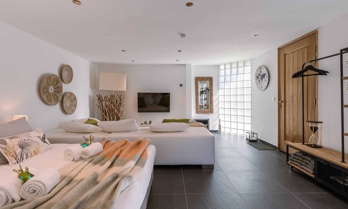 De Haan Chalet De Esquí | Cosy guest room with garden