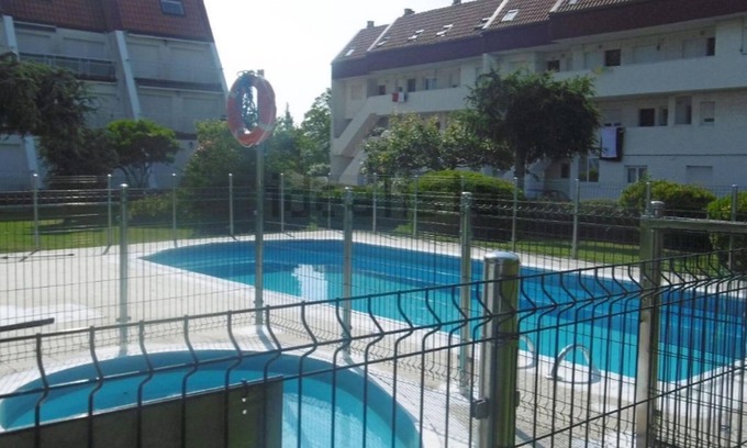 Santiuste Casa | Acogedora casa de vacaciones en Santiuste con piscina compartida