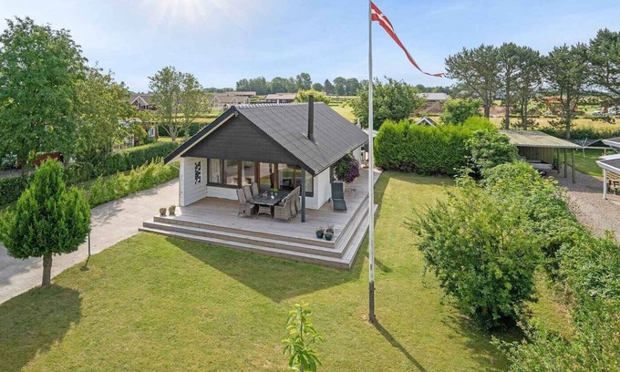 Skastrup Strand Casa | Cosy holiday house near child friendly beach