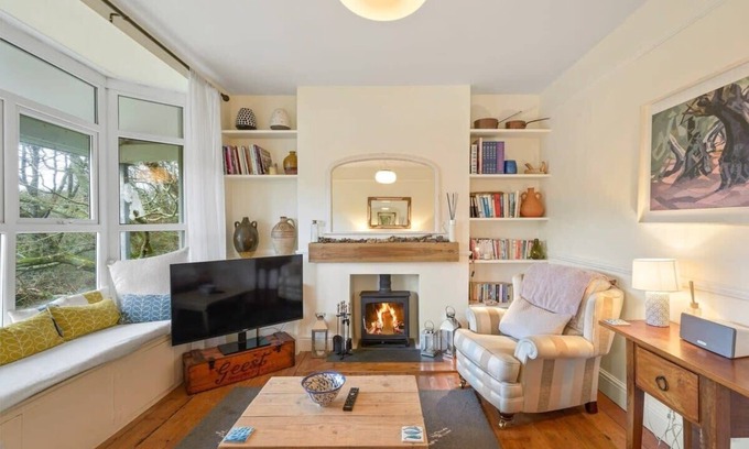 Looe Casa | Cosy Home on the Waterfront, Private Parking