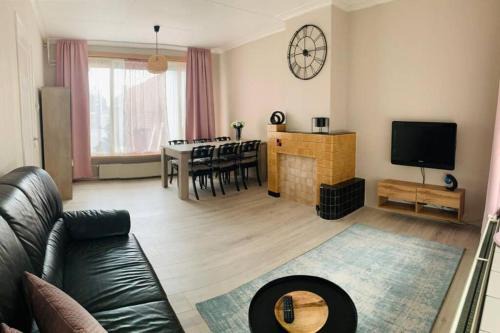 Oostburg Apartamento | Cosy house in the heart of the center!