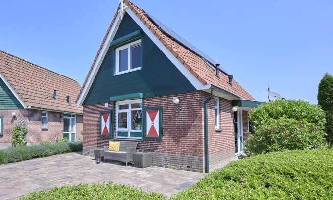 Ooltgensplaat Casa | Cosy house with 2 bathrooms and lounge veranda