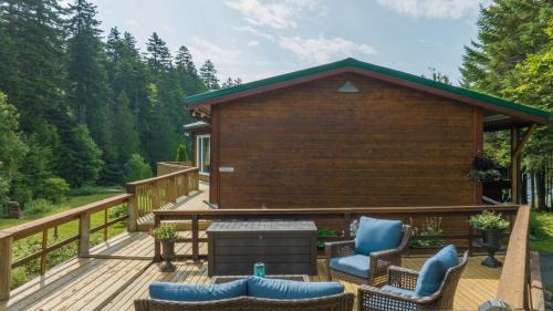 Clifton Royal Casa | Cosy Lake Paradise 4-Bed Retreat Pet Friendly