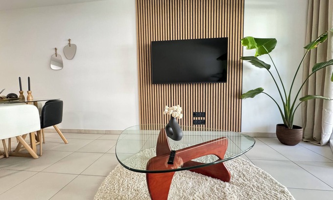 Hopitaux-Facultes Apartamento | Cosy, modern apartment in the Hôpitaux-Facultés district