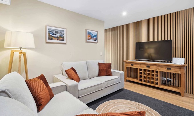 Kawarau Falls Casa | Cosy Mountain View Retreat