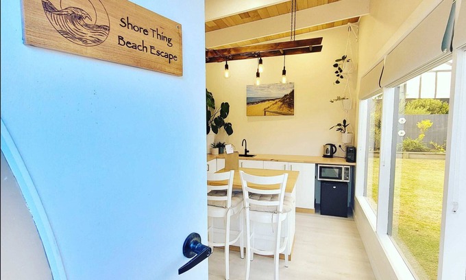 St. Andrews Beach Casa | Cosy Ocean Beach Bungalow Minutes from The Hot Springs and Ocean Beaches.