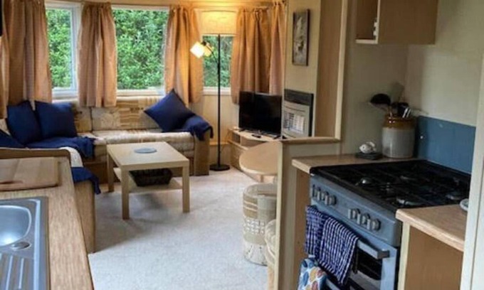 Treator Casa | Cosy, Quiet Static Caravan, Mawgan Porth, St Eval