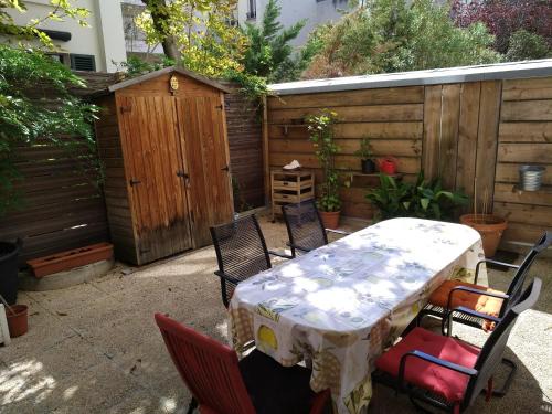 Neuilly-sur-Seine Apartamento | cosy rare 2 bedroom apartment around a private garden