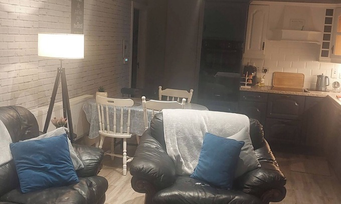 Monaghan Cabina | Cosy retreat in the countryside.