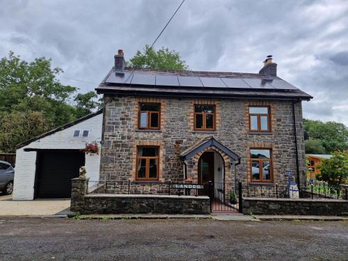 Llanwrda Casa | Cosy Riverside home