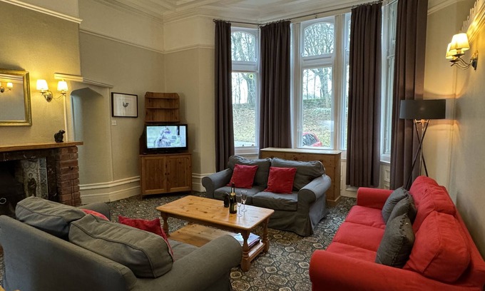 Wormhill Apartamento | Cosy self catering apartment in large Victorian Residence