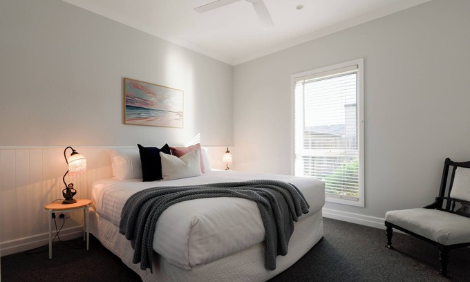 Beauty Point Casa | Cosy Self-Contained Unit with QBed, Parking & Wifi
