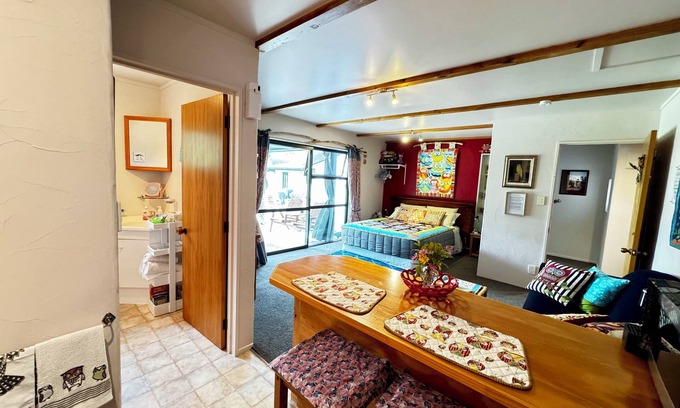 Linkwater Apartamento | Cosy, self contained boutique studio.