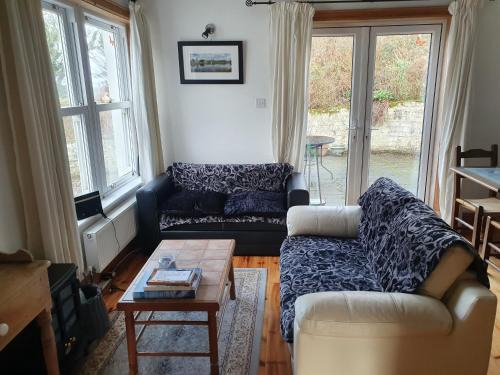 Ballina Casa | Cosy self contained cottage with stunning views