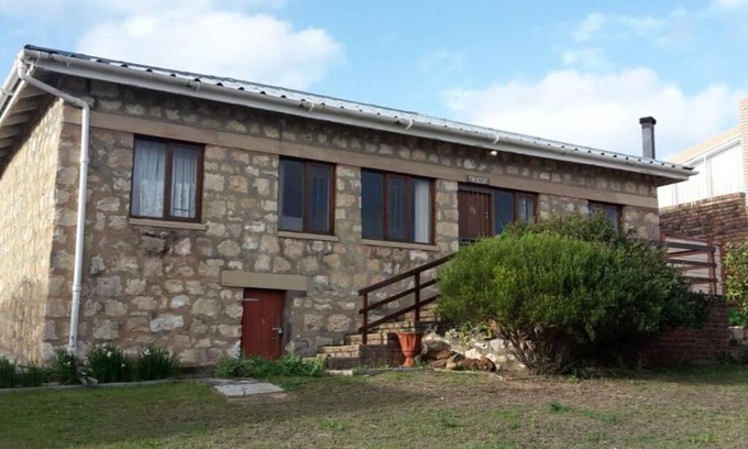 Still Bay Casa | Cosy stone cottage