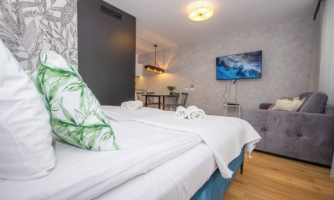 City Centre Apartamento | Cosy Studio Apt in City Center with the Air-con and balcony