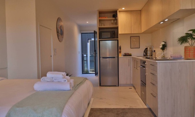 Henderson Casa | Cosy Studio in Awaroa Road