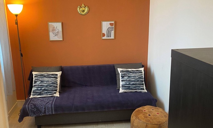 Carrieres-sur-Seine Apartamento | Cosy studio with garden CHATOU 78