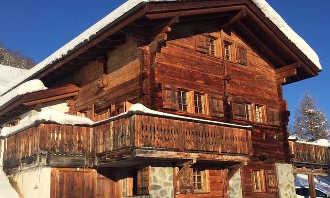 Granges Chalet De Esquí | Acogedor chalet tradicional en madera vintage