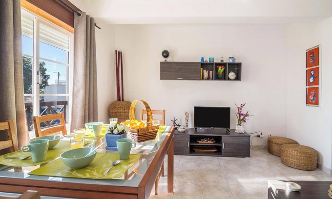 Santa Luzia Casa | Acogedora casa de vacaciones "Casa da Praia" cerca de la playa con Wi-Fi