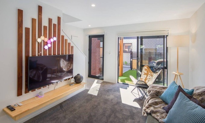 Lower Hutt Casa | Cosy Wellington Escape | Near Taita Train Station