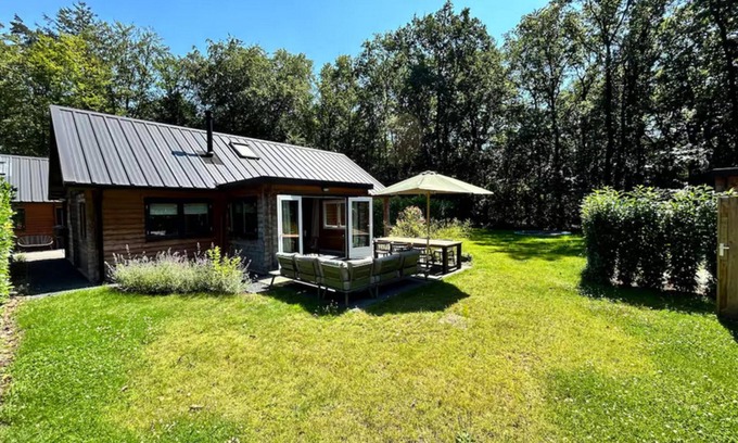 Zon en Schild Casa | Cosy wooden house with hot tub in forest