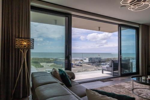 Cadzand-Bad Apartamento | Côte de la Mer, Ultra Luxurious, Sea View, use of shared pool and sauna