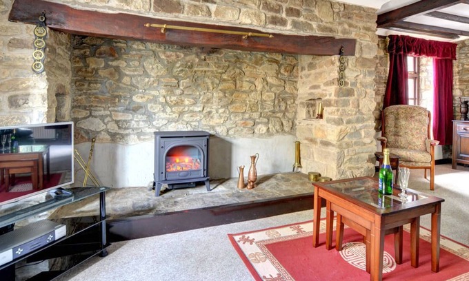 Llandeilo Casa | Una casa de piedra independiente, Cothi View está situada en una finca rural en la hermosa ciudad de Carmarthenshire