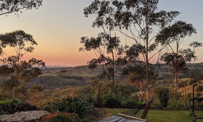 Balmoral Ridge Cabaña | COTTAGE 1 · Maleny-Montville Cottages #1 - 2 bed ocean views