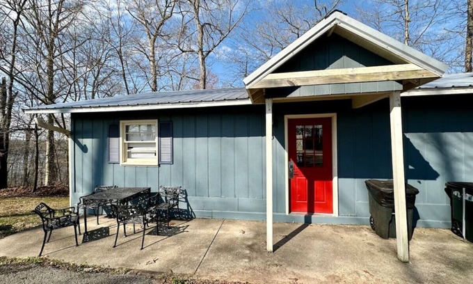 Nancy Cabina | Cottage 15- Lee’s Ford Marina
