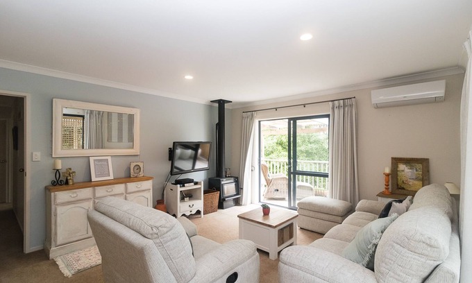Hatfields Beach Casa | Cottage - 2 minutos en coche de la playa de Orewa con sus 3 km de arenas doradas