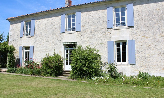 Maillezais Cabaña | Albergue, 4 ****, "La mora del Marais Poitevin", hasta 14 personas