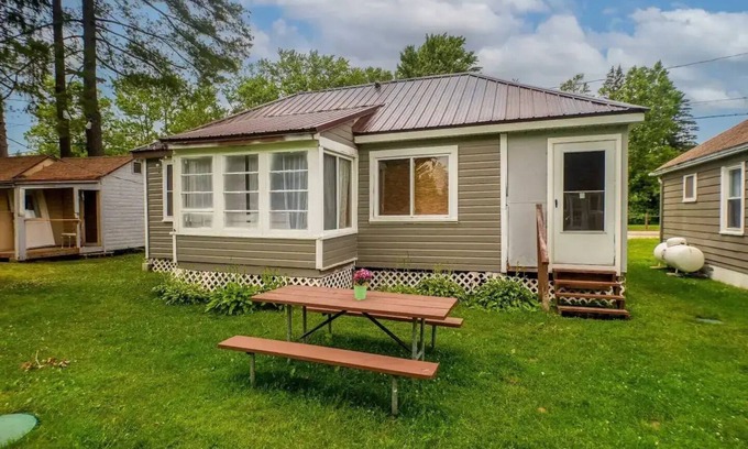 Stow Cabaña | Cottage #6 - Cute and airy 2 bedroom cottage right on Chautauqua Lake!