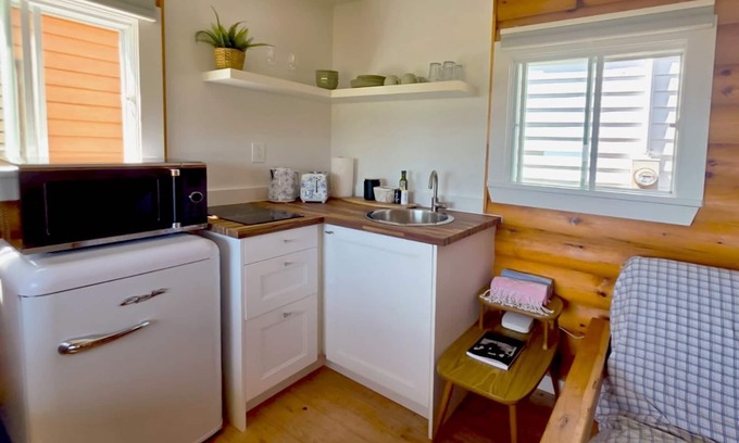 Hunts Point Cabina | Hunts Point 1-BR Coastal Retreat - Cottage # 7