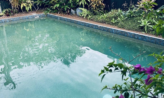 Yorkeys Knob Casa | Cottage at Holloways Beach, Cairns. Close to the city, airport and hospital.