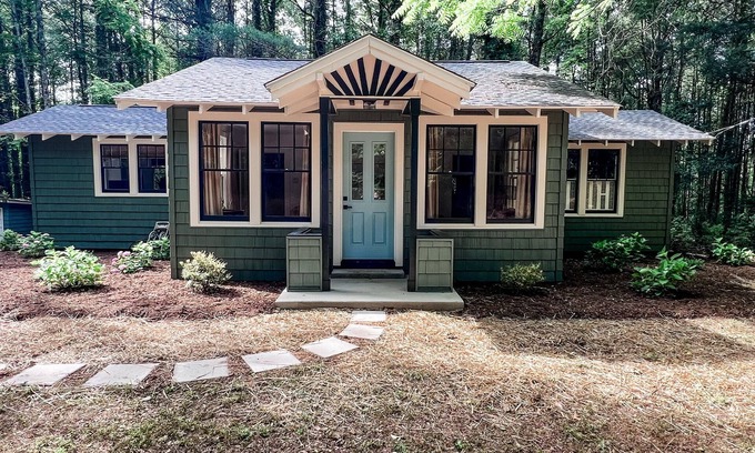 Hendersonville Cabaña | Cottage at Little River - Just Renovated!