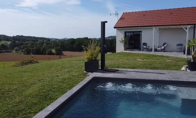 Laa-Mondrans Casa | Casa rural entre mar y montaña con piscina privada (y climatizada) - Ver Pirineos