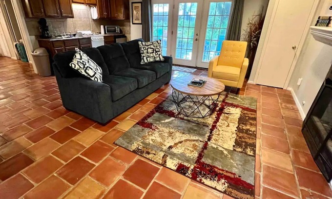 Bay Area Cabaña | Cottage by the Bay