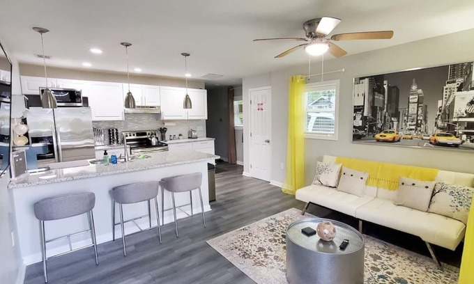 Atlanta Casa | Cottage by the Line