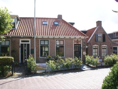 Paesens-Moddergat Casa | Cottage by Wadden Sea with Scenic Views