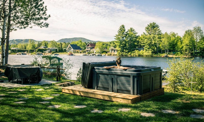 Saint Donat Cabaña | Cottage, by the water, hot tub, near the village