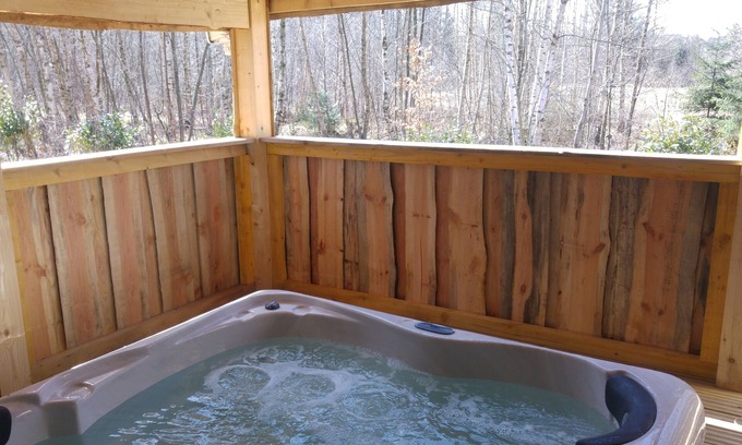 Corcieux Chalet De Esquí | CHALET COTTAGE acogedor con JACUZZI y estanque privado, rodeado de naturaleza!