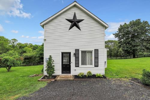Lovettsville Casa | Cottage Escape in Virginia Wine Country