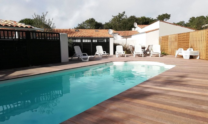 Rivedoux-Plage Cabaña | cabaña para 4 PERSONAS, 2 DORMITORIOS, PATIO PRIVADO, PISCINA CLIMATIZADA, ESTACIONAMIENTO PRIVADO
